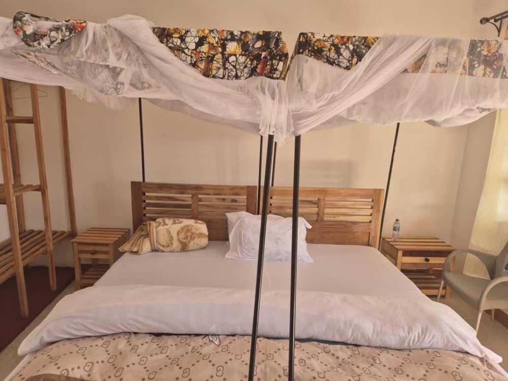 Seven Seven B&B Arusha Buitenkant foto