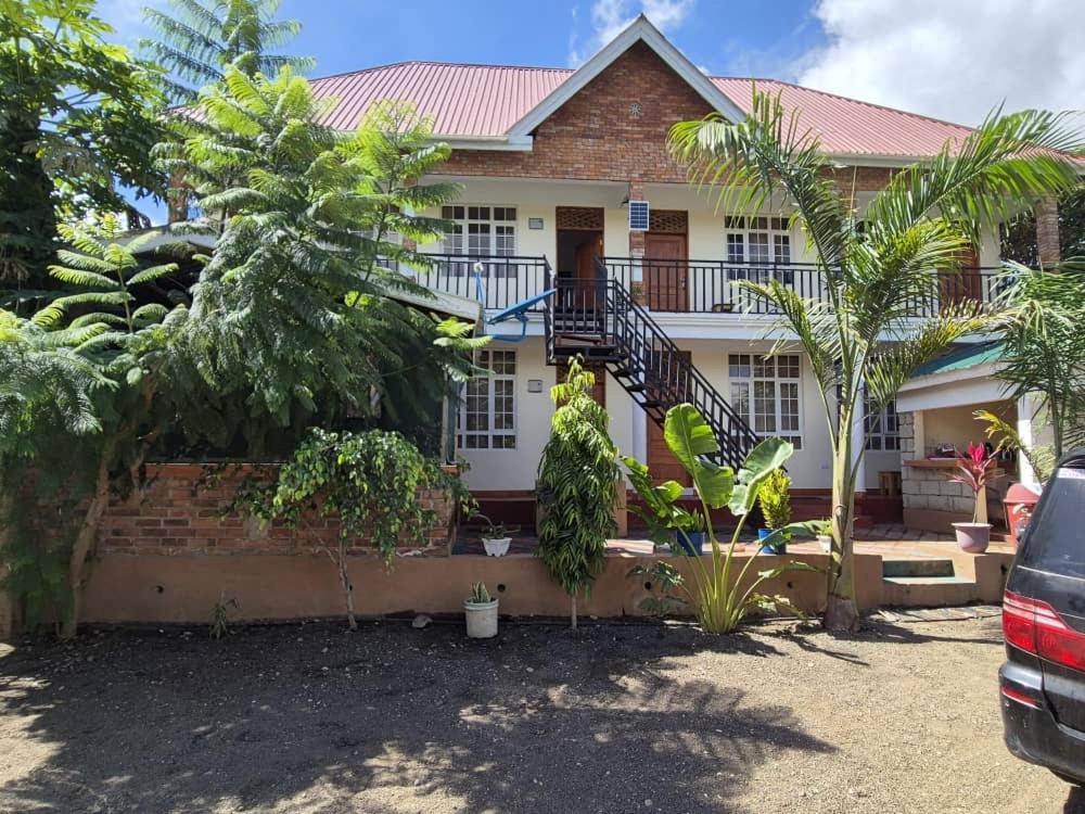 Seven Seven B&B Arusha Buitenkant foto